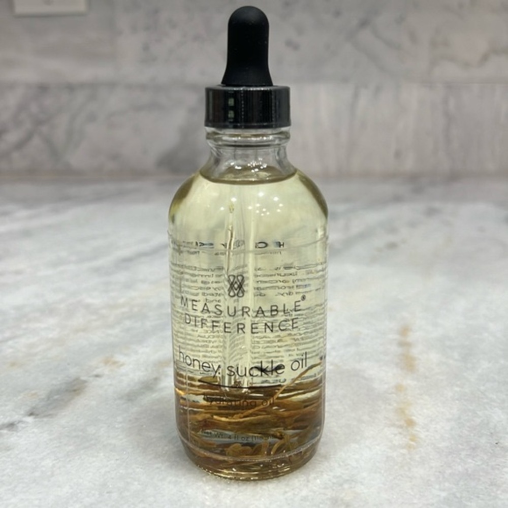 Measurable Difference Honey Suckle Oil 4fl oz Bottle